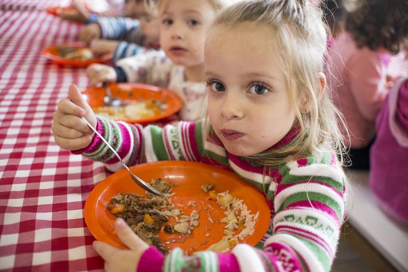 Paraná recebe R$ 129 milhões do governo federal para merenda escolar