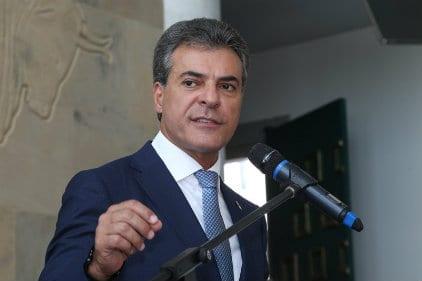 TJ manda soltar Beto Richa