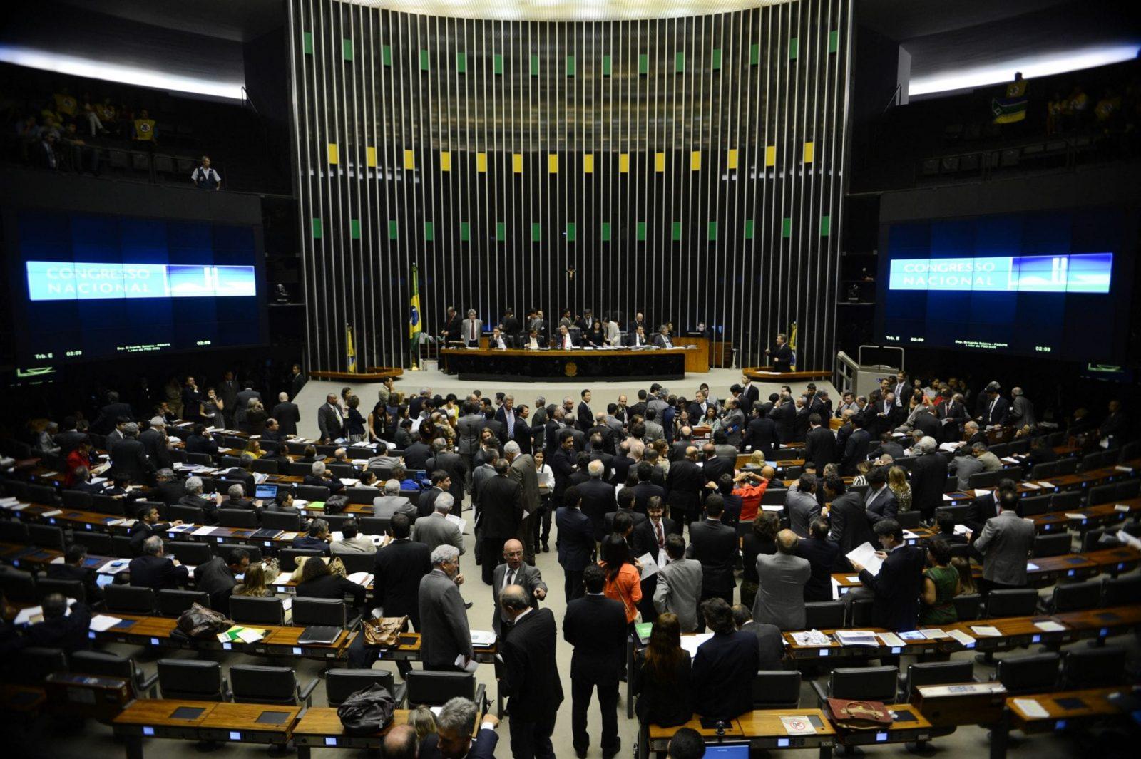 Federações dão sobrevida a 5 partidos ameaçados
