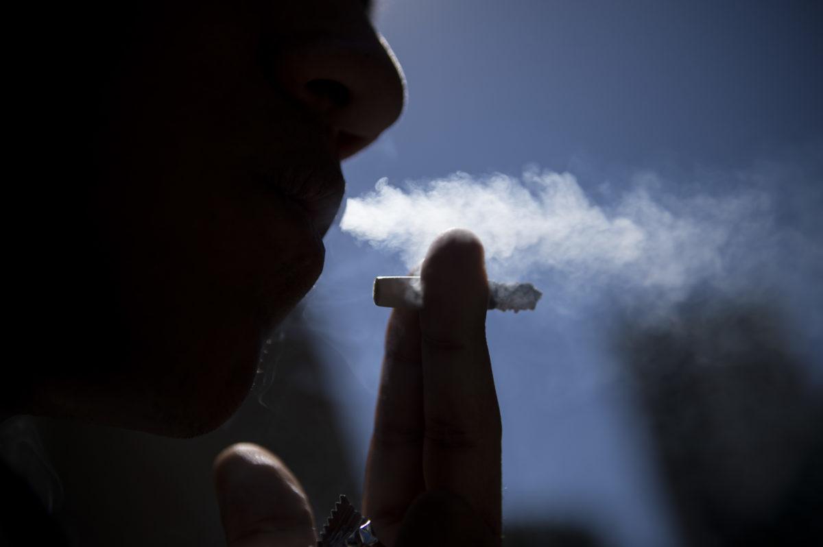 HC busca pessoas que querem parar de fumar
