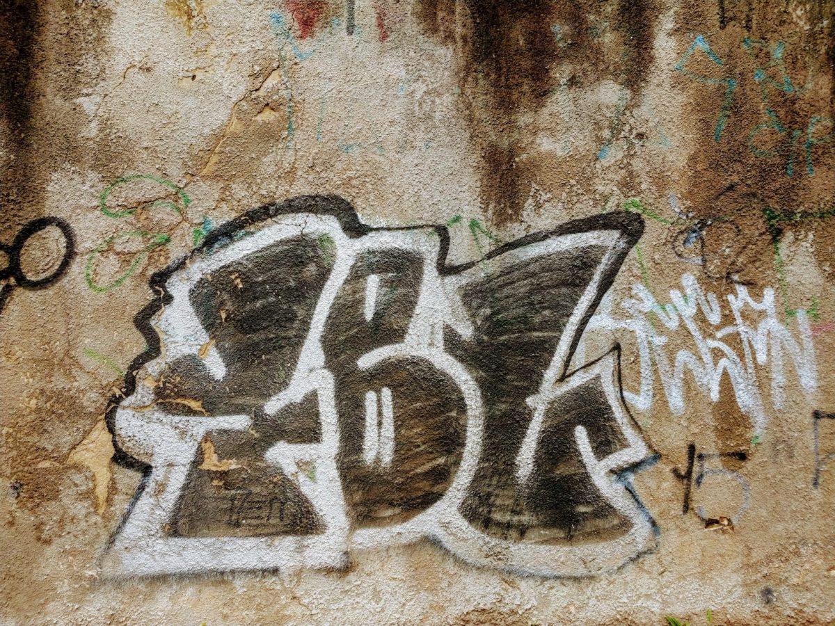 O muro: uga-uga, gugu-dadá
