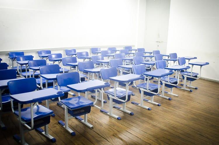 Justiça autoriza que deputada colete denúncias contra professores