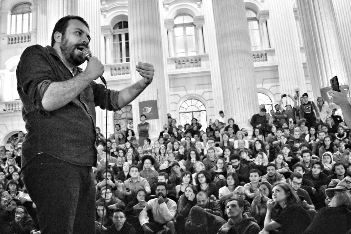 Esse governo é inimigo da educação