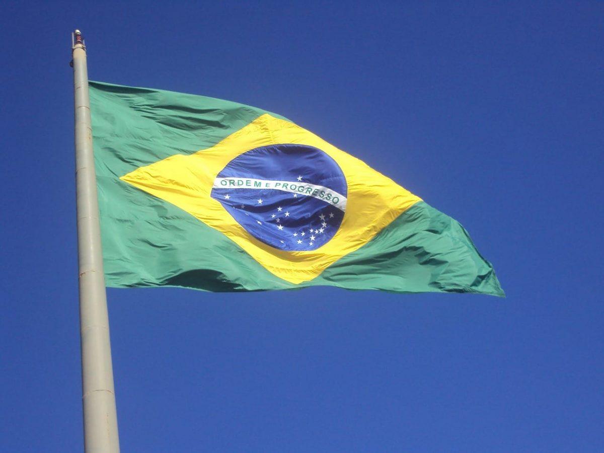 Vereadores cobram execução do hino nas escolas