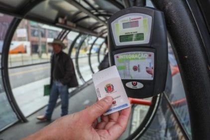 Vereadores dizem que Greca tem força para aprovar fim de cobradores