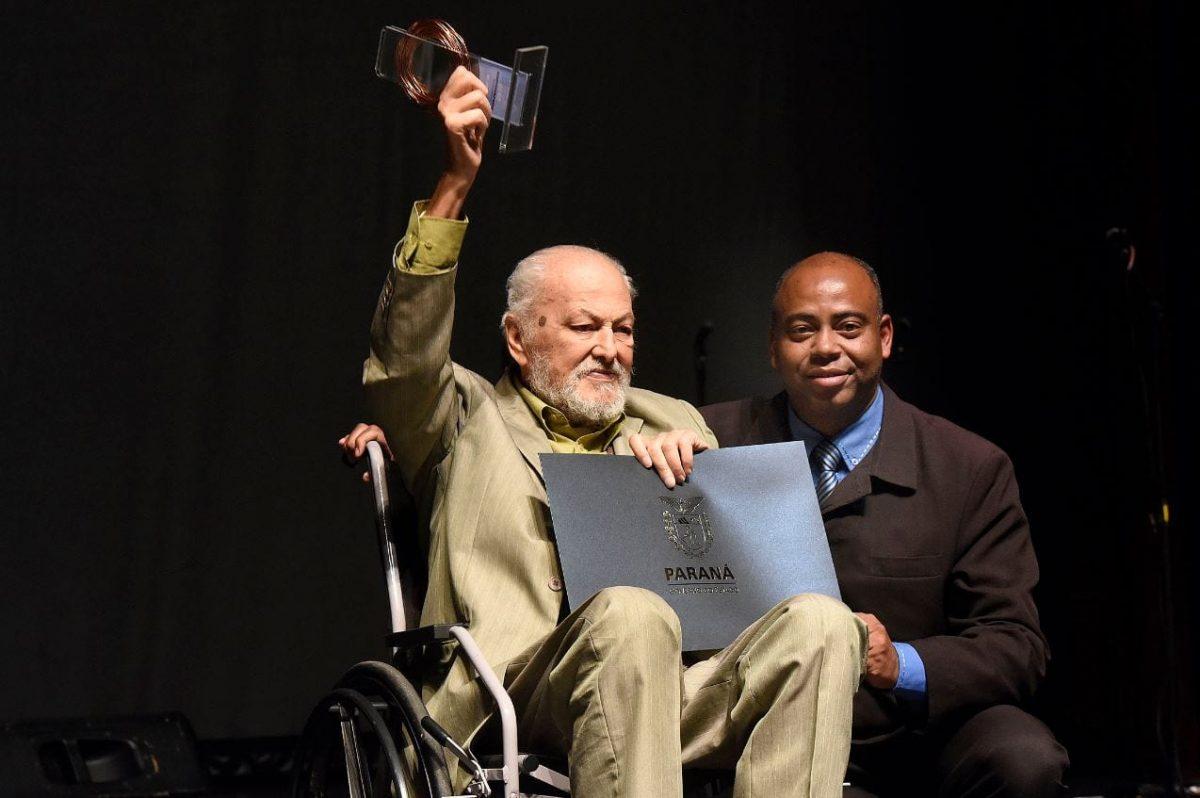 Morre Glauco Souza Lobo