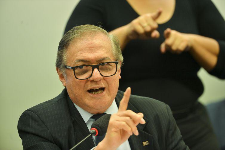 O dia em que o ministério de Bolsonaro foi destruído no Congresso