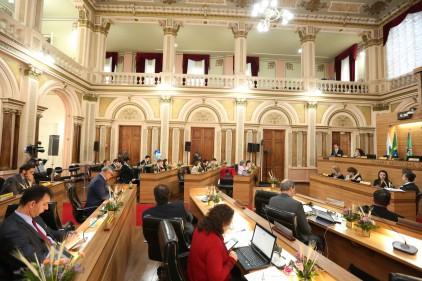 Vereadores de Curitiba podem ocupar cargos no Executivo; e sem perder o mandato