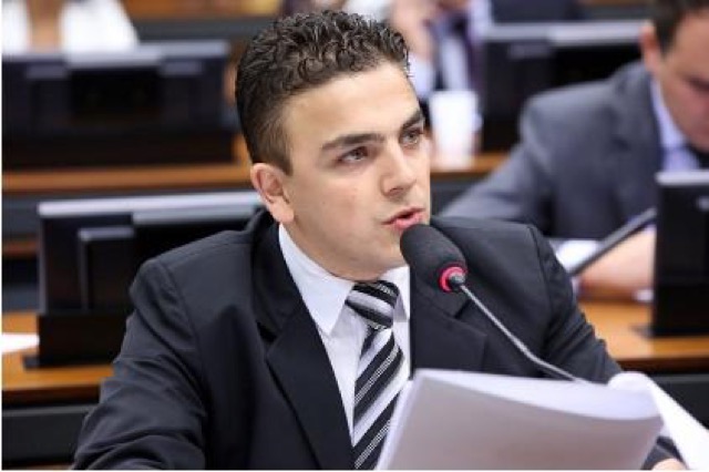 Deputado paranaense quer CPI para investigar Bolsonaro