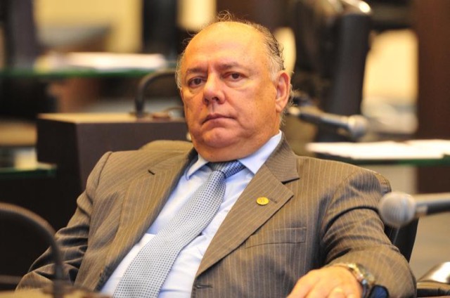 Deputado propõe extinção de cursos com menos de 50% de formandos