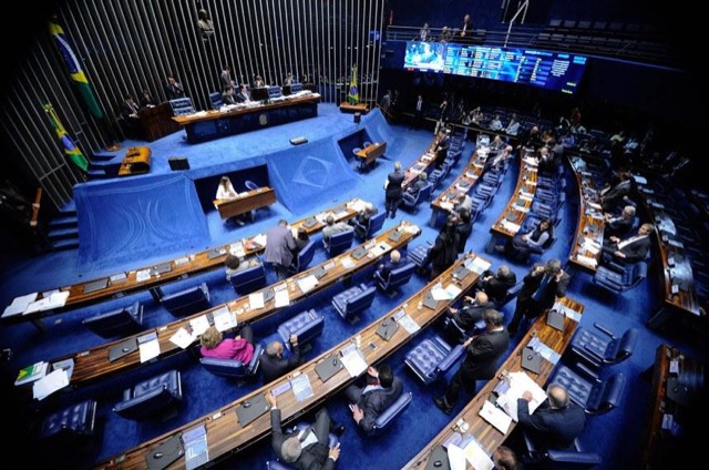 Senado vai gastar R$ 740 mil em jornais e revistas para parlamentares