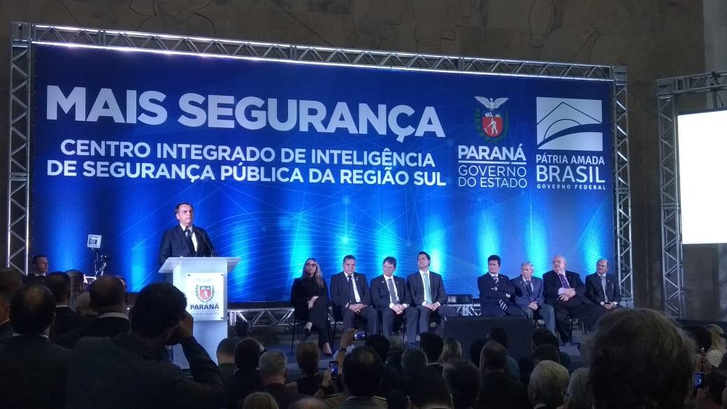 Em Curitiba, Bolsonaro diz que vida do "cidadão de bem" não tem preço