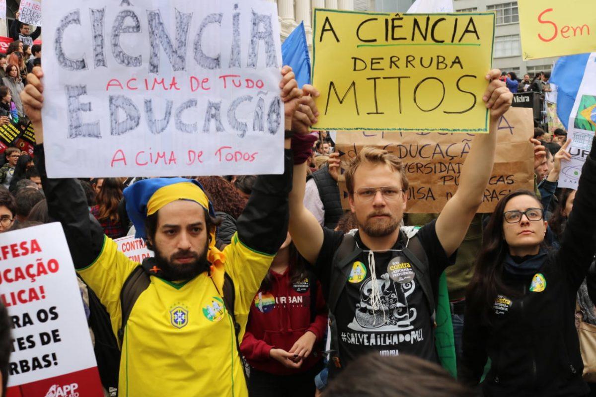 Conselho de Direitos Humanos recomenda que governo reveja cortes na educação