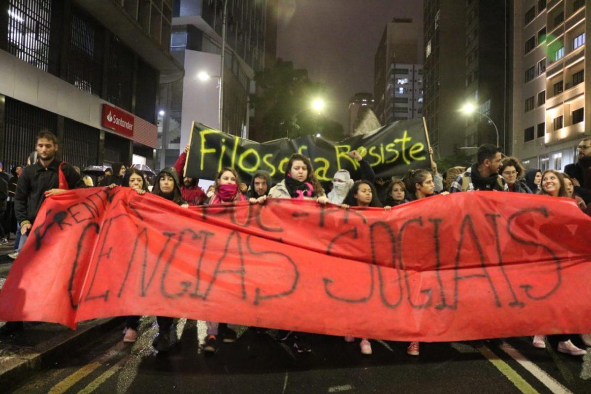 O Brasil sai às ruas para tentar salvar suas universidades