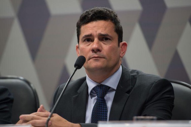 Moro deixa governo e diz que Bolsonaro quer interferir na PF