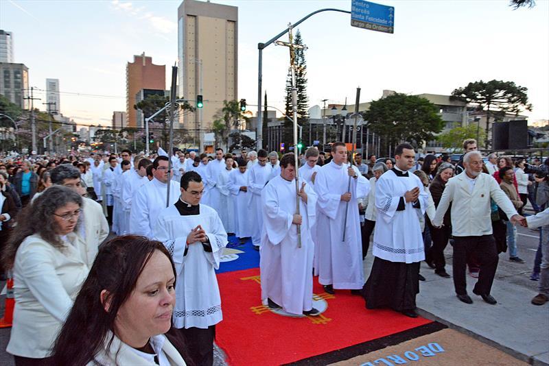 Comemorações causam bloqueios de trânsito nesta quinta