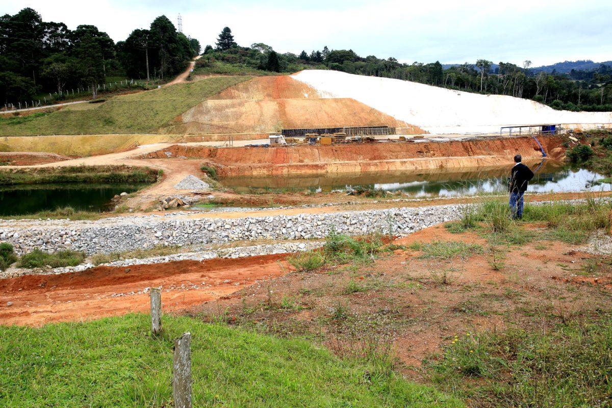 Governo promete fiscalizar melhor barragens após alerta de risco