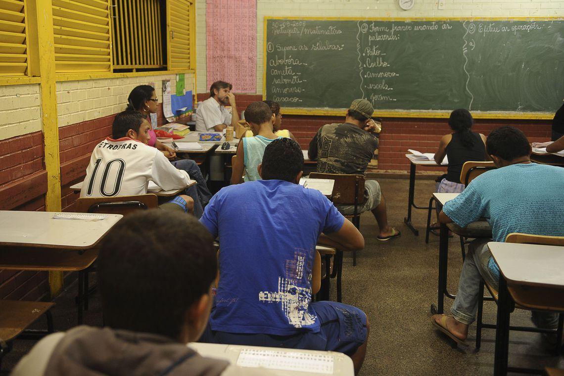Abertas inscrições para brasileiros concluírem estudos no exterior