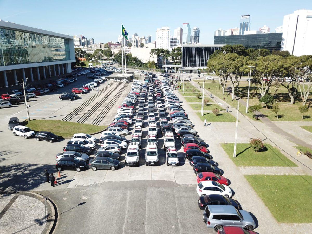 Governo tenta acordo, mas greve de servidores está mantida