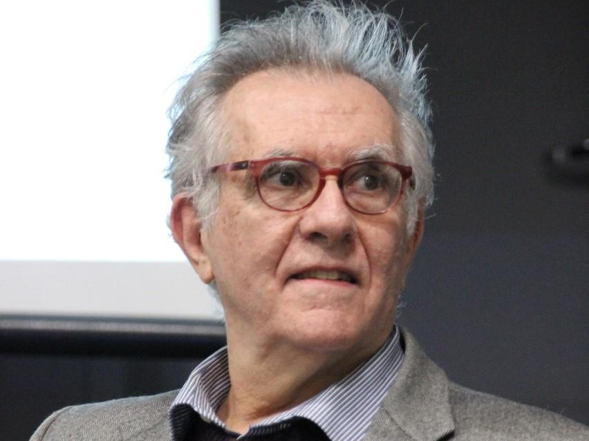 “A cultura popular é quase ignorada no Brasil”, diz Ricardo Azevedo