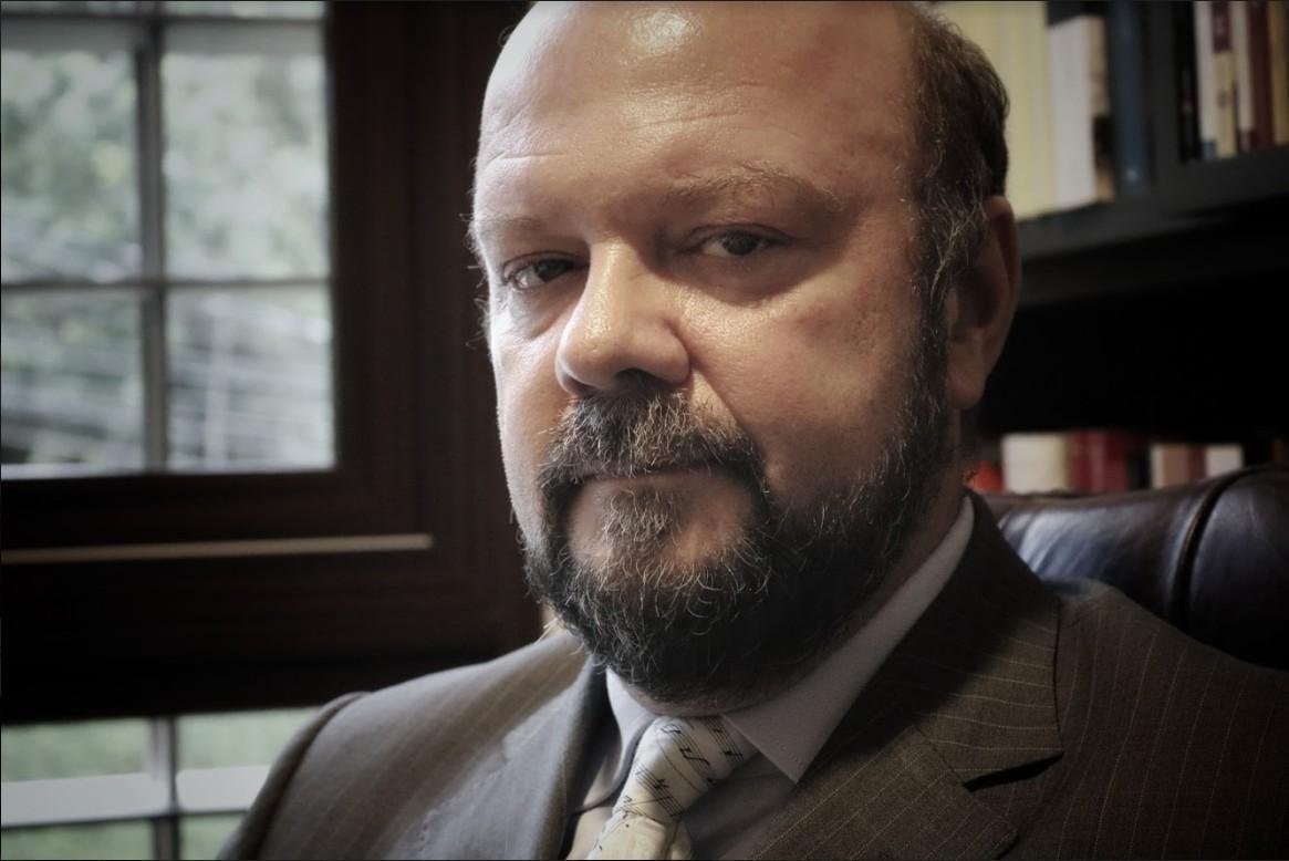Em meio ao caos, reitor tenta salvar aulas, bolsas e vestibular da UFPR