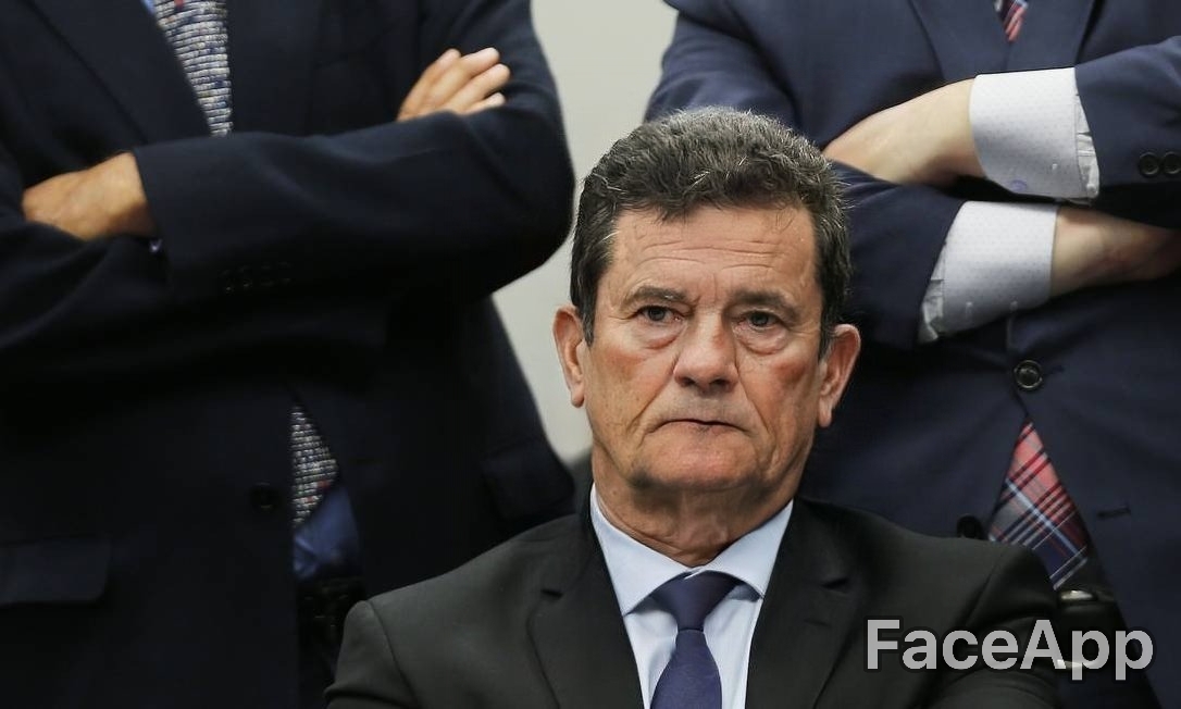 Como ficam os políticos no FaceApp