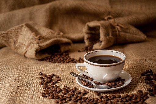 Assembleia quer gastar até R$ 143 mil em café e bebidas quentes