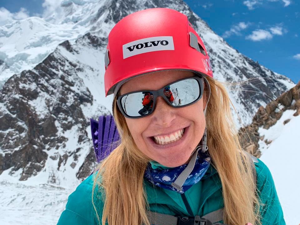 Primeira brasileira chega ao topo do K2