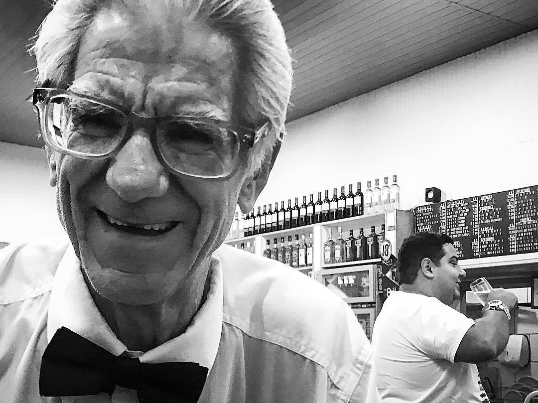 Morre Passarinho, garçom símbolo de Curitiba