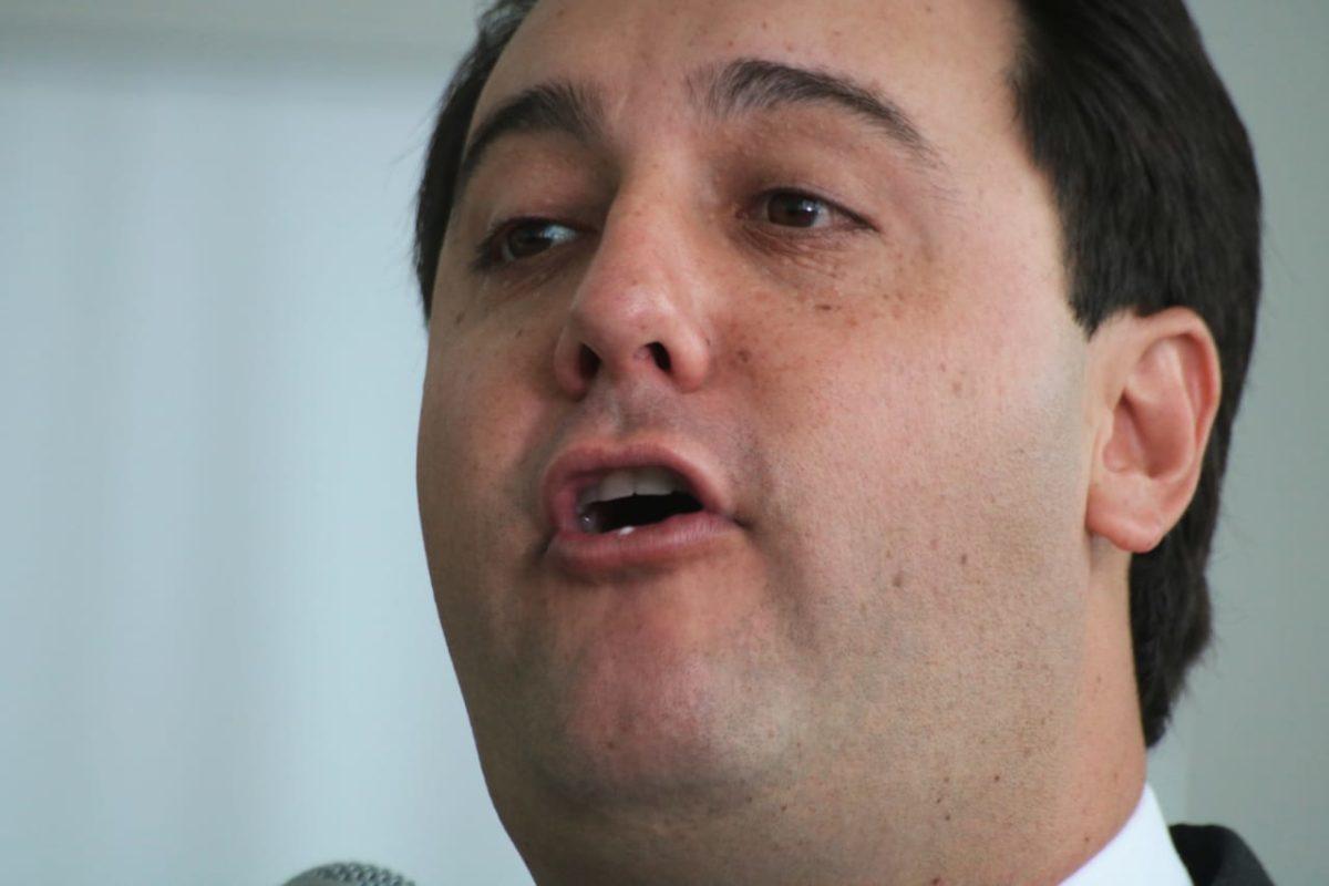 Ratinho preferiu agradar outros Poderes e sacrificar funcionalismo