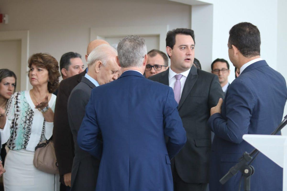 Sindicatos rechaçam proposta de Ratinho de parcelamento e fim de licença-prêmio
