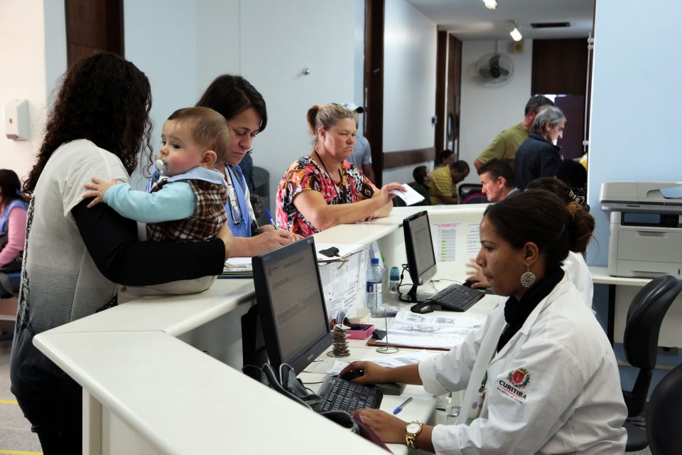 UPAs: pacientes sem urgência esperam em média 2h06