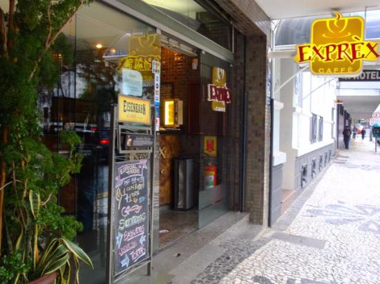 Exprèx comemora 20 anos sem festa, mas com muitas histórias