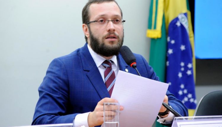 Deputado paranaense e dono da Havan são alvos de operação da PF