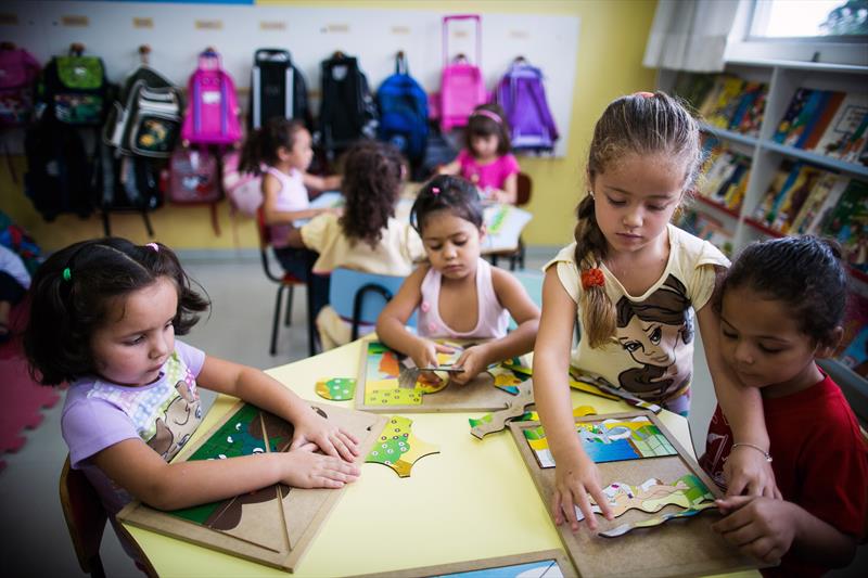 30 a 40% das equipes de creches poderão ser demitidas, alerta associação