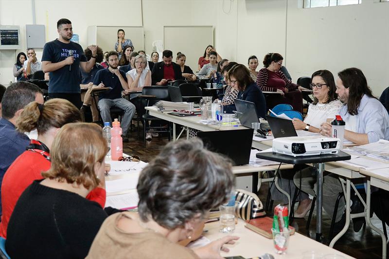 Eleição teve vereador fiscal e "carona" de eleitores