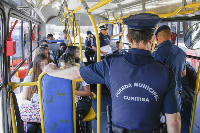 Ônibus de Curitiba tem um caso de importunação sexual a cada cinco dias