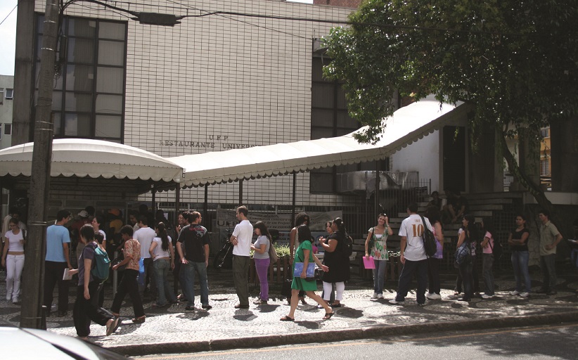 Assaltante rende funcionários no restaurante da UFPR