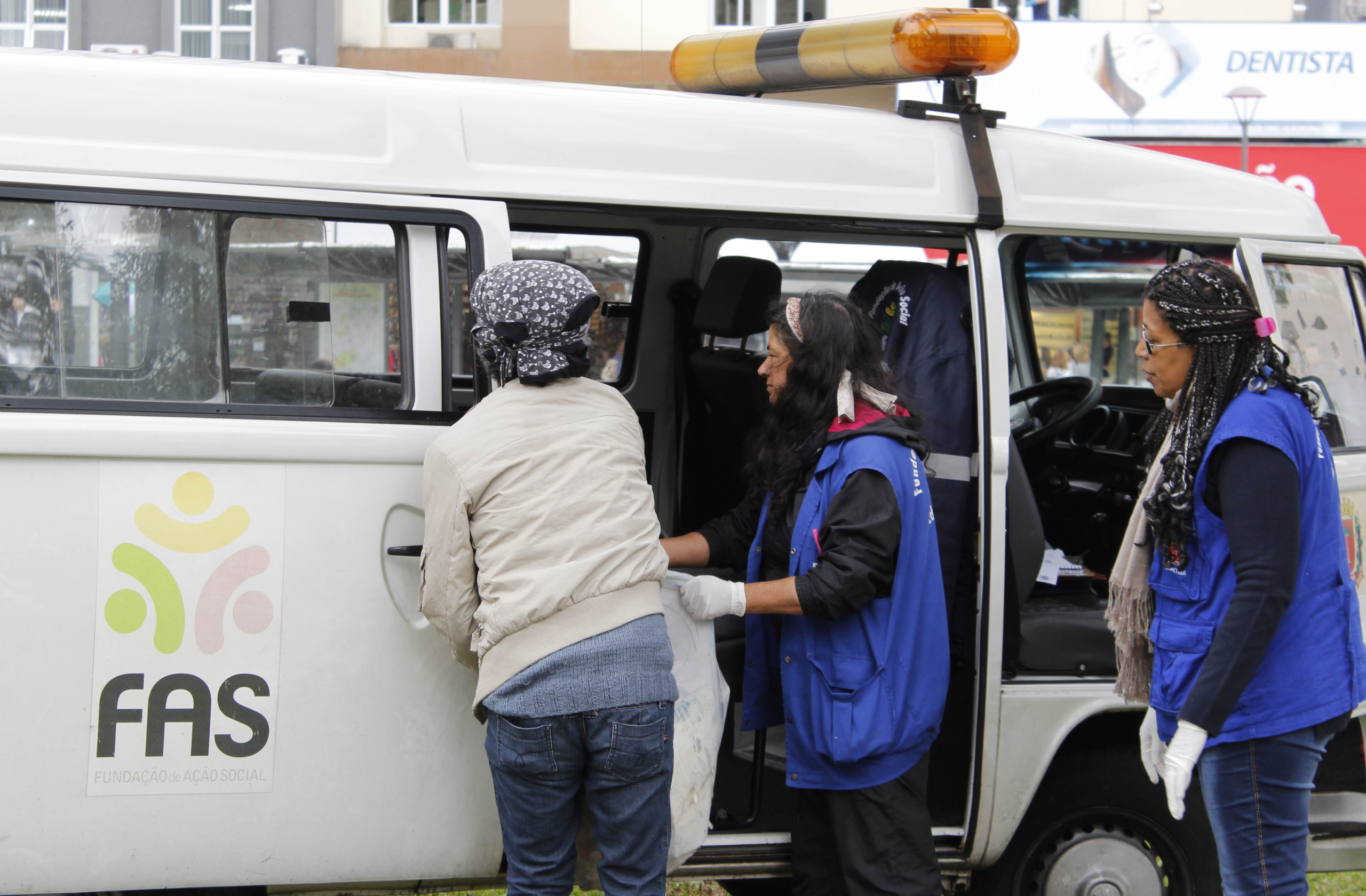 Extinção do cargo de educador social deteriora atendimento aos mais pobres