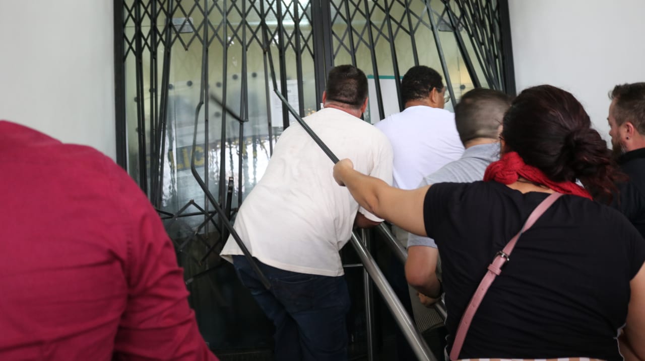 Justiça determina desocupação da Assembleia
