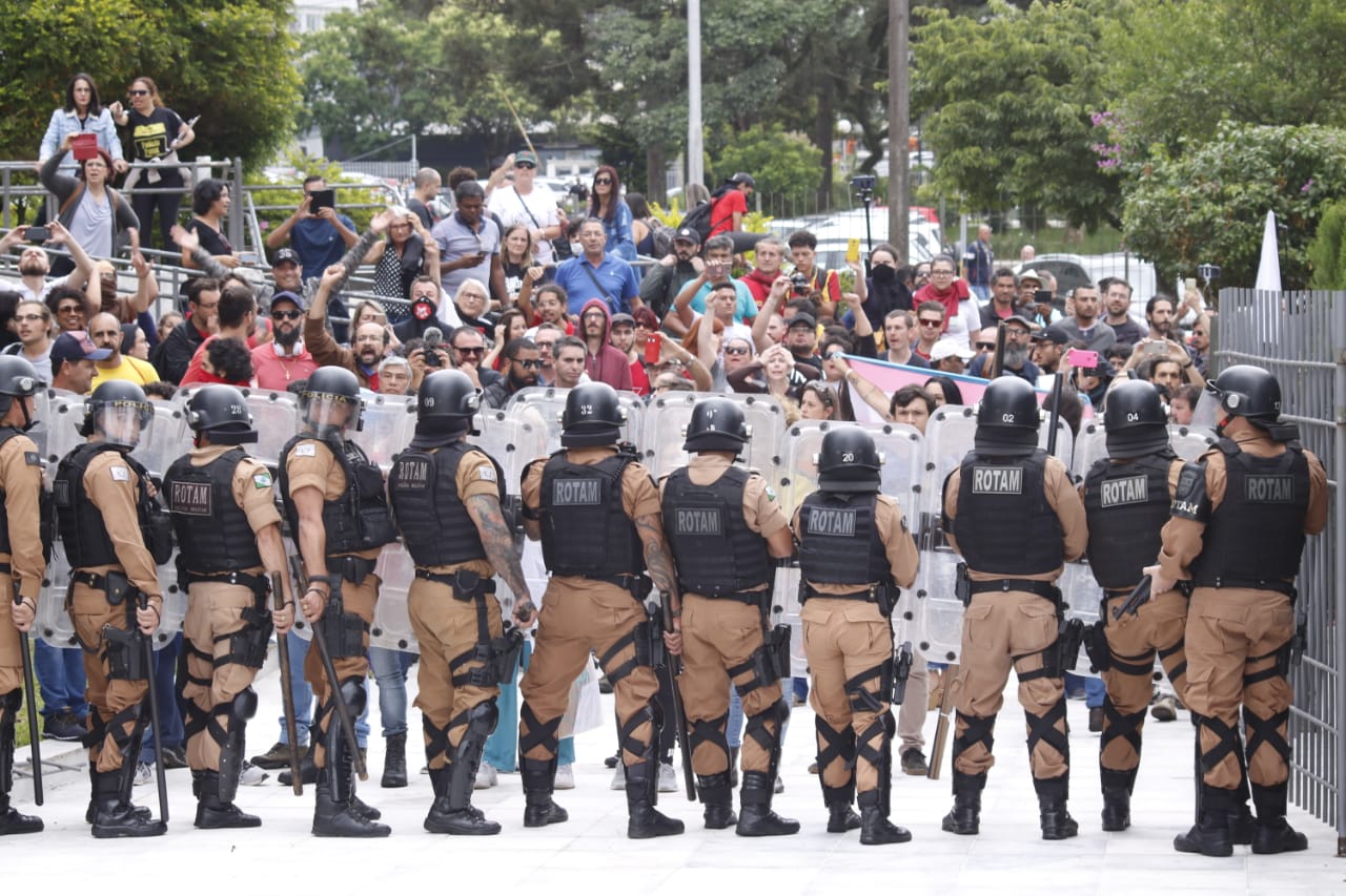 Manifestantes ocupam Assembleia contra reforma da previdência