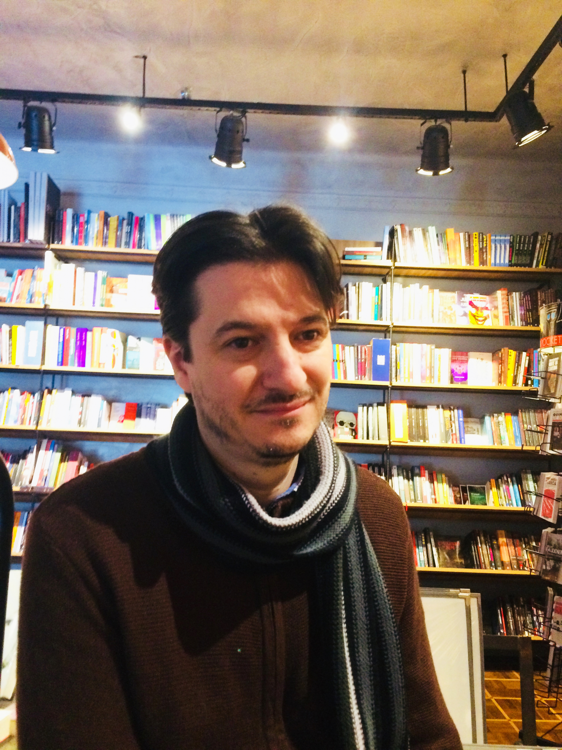 Para escritor, desafio é “tornar as coisas triviais interessantes”