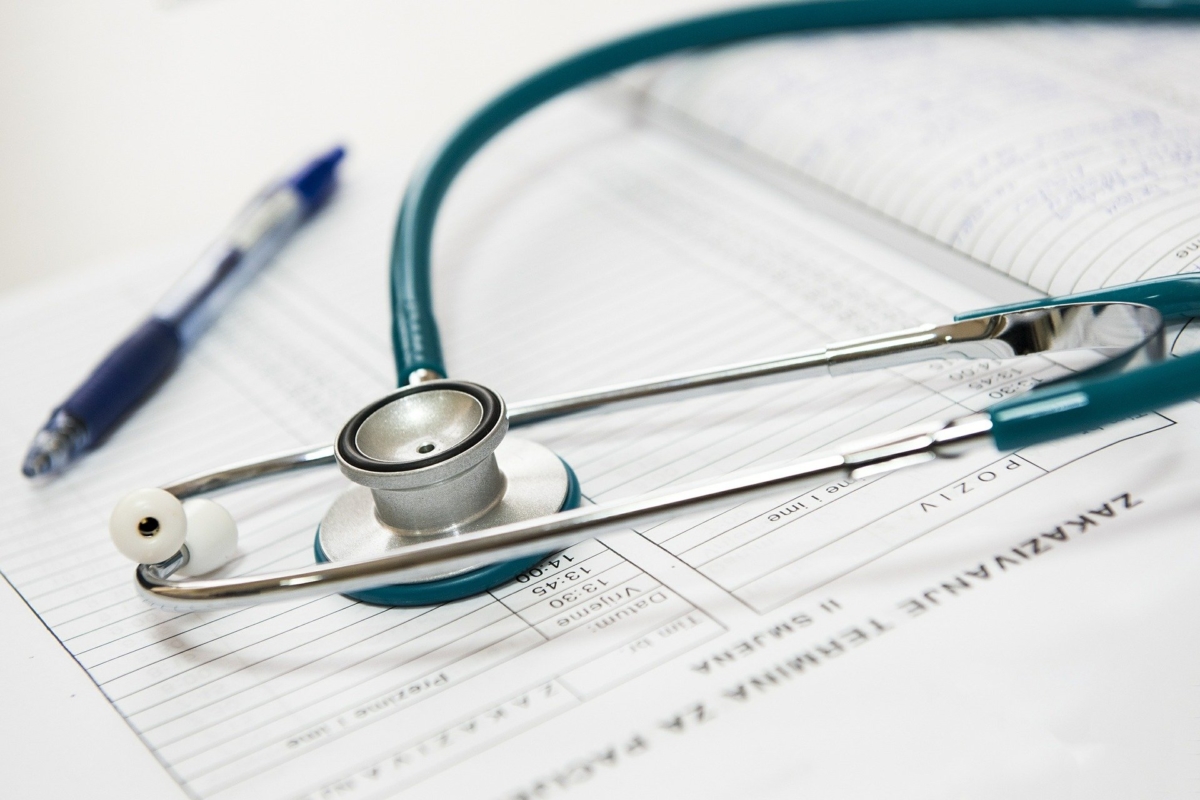 Férias indevidas de médicos do SUS em Curitiba são investigadas