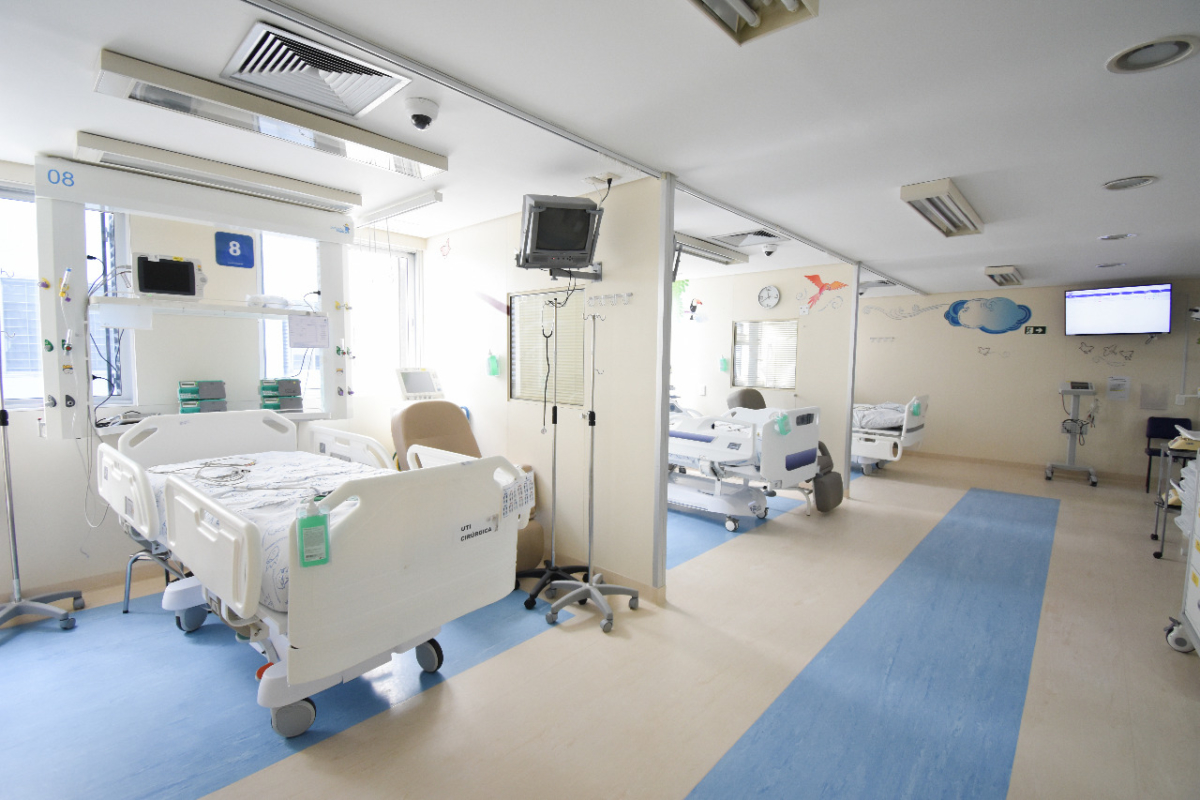 Curitiba abre mais leitos, mas lotação de UTIs passa de 93%