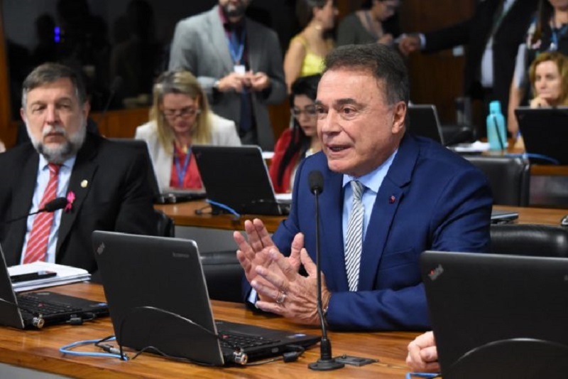 Senadores paranaenses assinam PEC pelo adiamento das eleições municipais