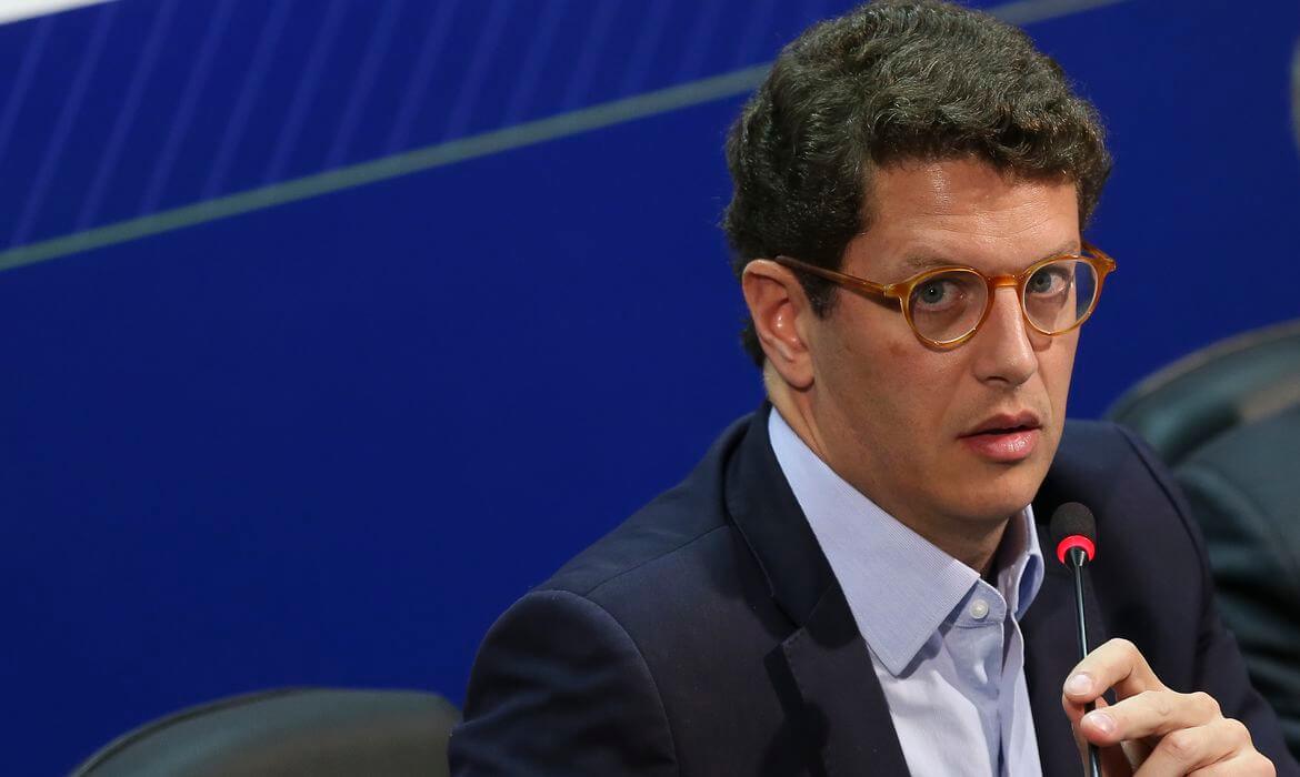 Ricardo Salles revoga o próprio despacho contra Mata Atlântica