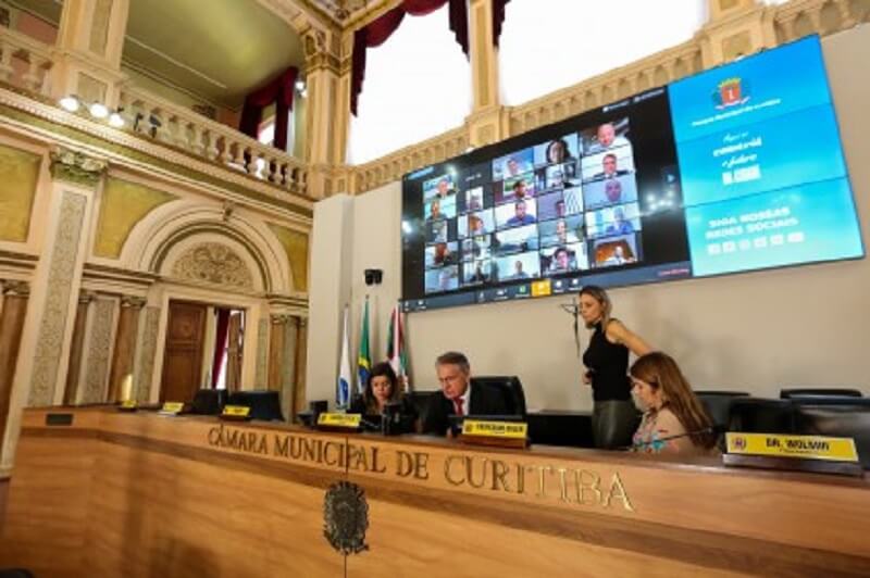 Vereadores podem ter os salários congelados a partir de 2021