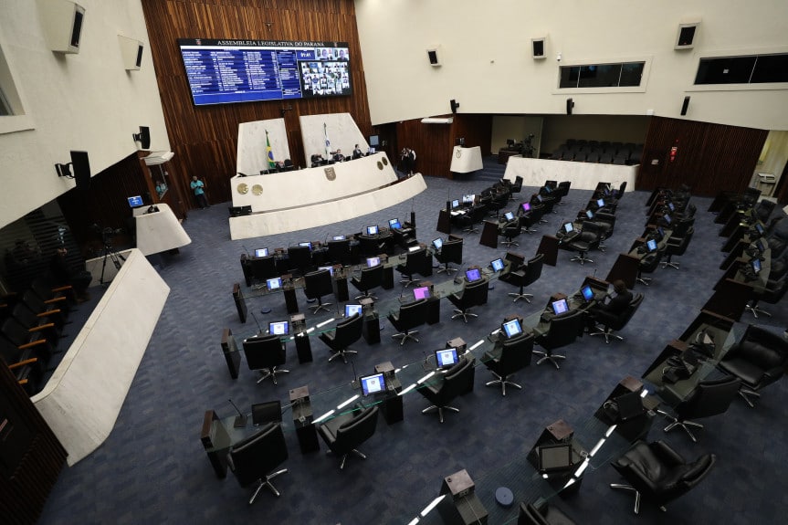 Deputados aprovam parcerias privadas na Sanepar
