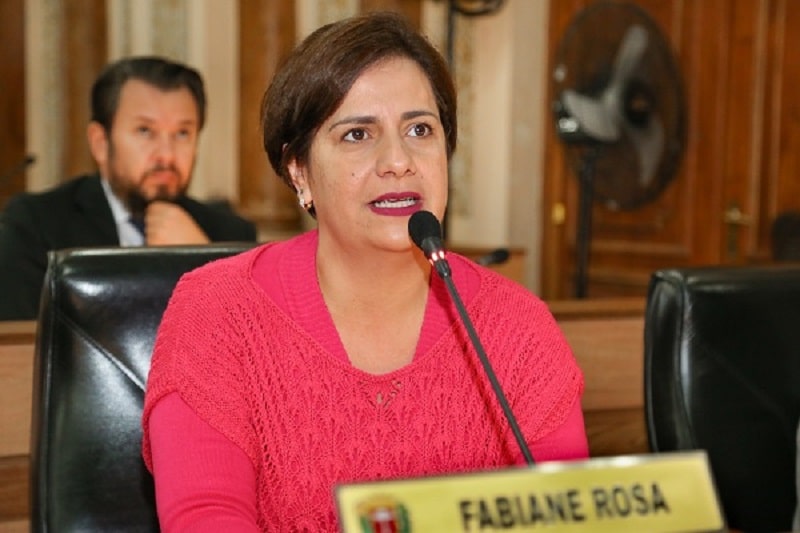 Com elementos "robustos", TJ nega liberdade à vereadora Fabiane Rosa