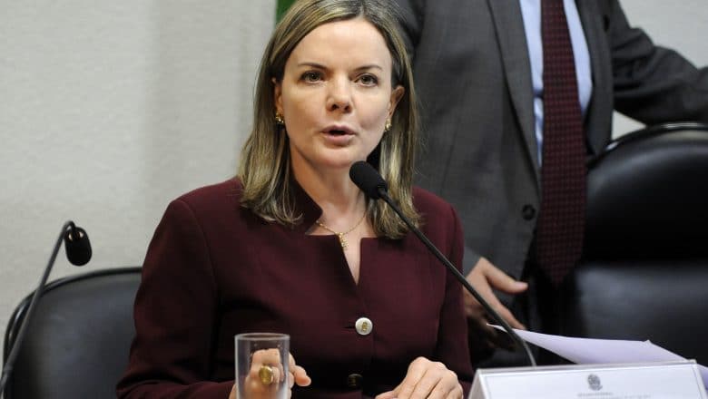 Oito deputados do PR assinam CPI para investigar Lava Jato